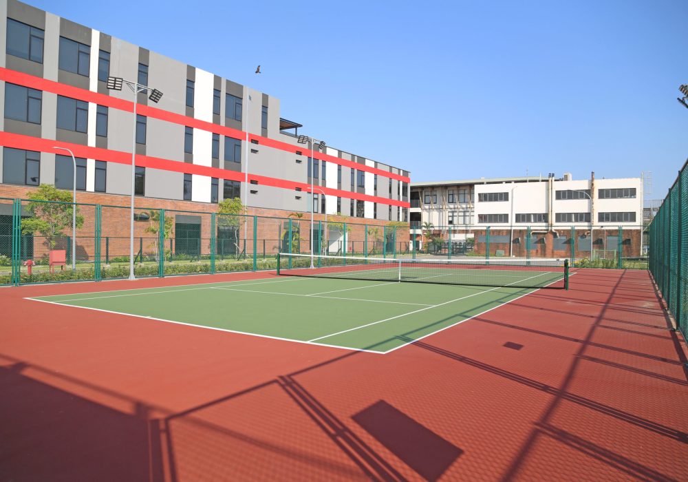 a picture of tennis court